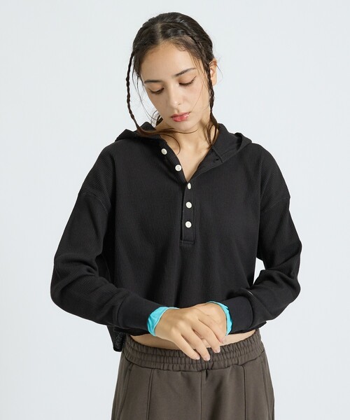 DISCUS(ディスカス)の「【DISCUS/ディスカス】ワッフルヘンリーネックフェイクレイヤードフードロンT/ワッフル生地/カットソー(Tシャツ/カットソー・レディース・ブラック/パープル/オフホワイト・フリー)」の13枚目の写真