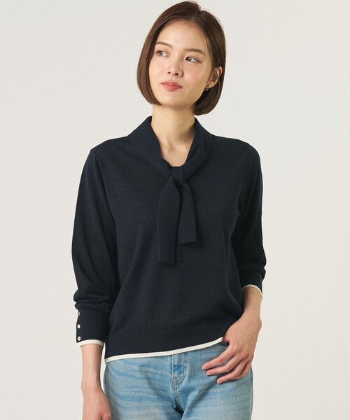 J.PRESS（ジェイプレス）の「【一枚で着映え】WORSTED WOOL BLEND ボウタイデザイン ニット（ニット/セーター・レディース・ライトグレー系/ワイン系/ネイビー系・T13/T15）」の2枚目の写真