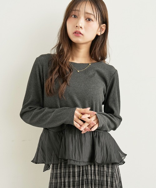mil(ミル)の「ペプラム切替 シアーフリルドッキングトップス【588224】(Tシャツ/カットソー・レディース・チャコールグレー/ブラック/アイボリー・XS/S)」の3枚目の写真