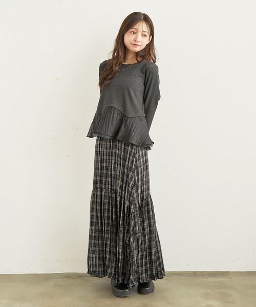 mil(ミル)の「ペプラム切替 シアーフリルドッキングトップス【588224】(Tシャツ/カットソー・レディース・チャコールグレー/ブラック/アイボリー・XS/S)」の5枚目の写真