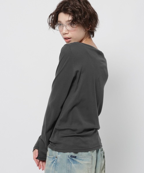 niko and...(ニコアンド)の「カシミヤ混BASICTシャツ(Tシャツ/カットソー・レディース・ブラウン/オフホワイト/チャコール・FREE)」の9枚目の写真