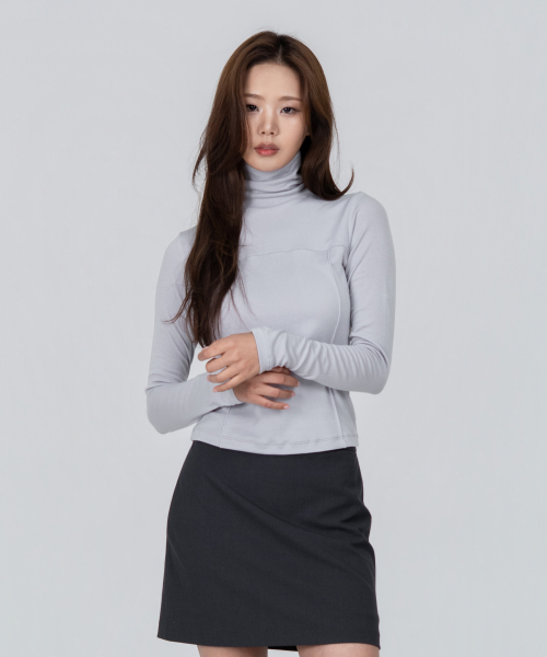 PHOS333(フォースサンサンサン)の「W インシジョンステッチ タートルネック/グレー(Tシャツ/カットソー・レディース・その他・FREE)」の2枚目の写真