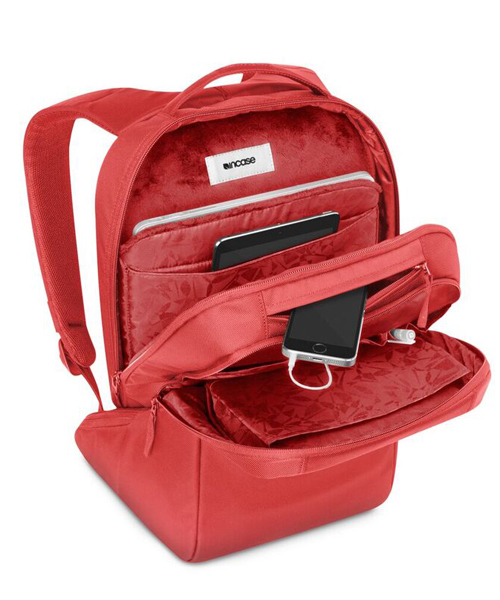 incase(インケース)の「※入荷禁止※CL55537 Icon Slim Pack Nylon(バックパック/リュック・メンズ・レッド・ONE SIZE)」の17枚目の写真