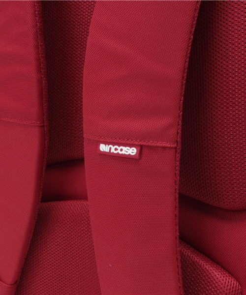 incase(インケース)の「※入荷禁止※CL55537 Icon Slim Pack Nylon(バックパック/リュック・メンズ・レッド・ONE SIZE)」の11枚目の写真