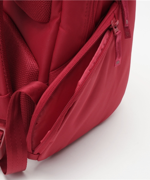 incase(インケース)の「※入荷禁止※CL55537 Icon Slim Pack Nylon(バックパック/リュック・メンズ・レッド・ONE SIZE)」の13枚目の写真
