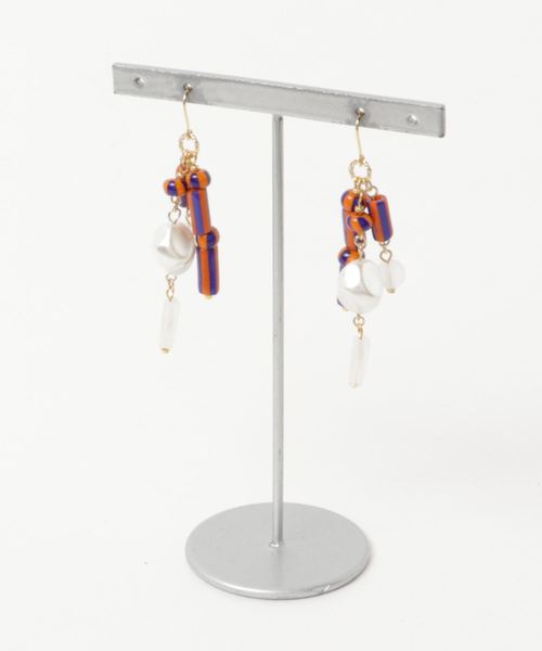 TONE SELECT GOODS(トーンセレクトグッズ)の「【tschuss(チュース)】Polly (ポリー) ピアス(ピアス(両耳用)・レディース・ブラック/レッド/イエロー/オレンジ/グリーン/ブルー・FREE)」の6枚目の写真