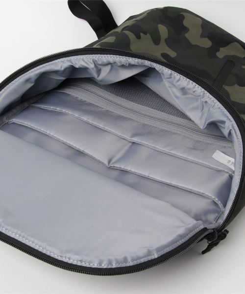 UNDER ARMOUR(アンダーアーマー)の「メンズ ライフスタイルバックパック / スポーツスタイルバックパック(バックパック/リュック・メンズ・ネイビー/レッド/アーミー/マルーン・ONESIZE)」の7枚目の写真