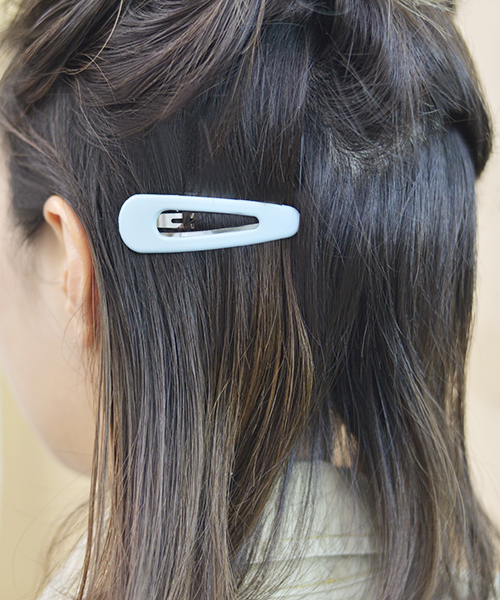 Fun & Daily（ファンアンドデイリー）の「F&D : マットカラーヘアクリップ（バレッタ/ヘアクリップ・レディース・ブラック/ベージュ/ミント/パープル/ピンク・FREE）」の4枚目の写真