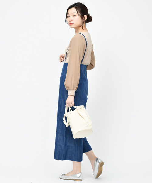 DISCOAT（ディスコート）の「フリンジ巾着バッグ（ショルダーバッグ・レディース・アイボリー/ホワイト系その他/ブラック・FREE）」の4枚目の写真