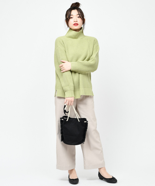 DISCOAT（ディスコート）の「フリンジ巾着バッグ（ショルダーバッグ・レディース・アイボリー/ホワイト系その他/ブラック・FREE）」の7枚目の写真