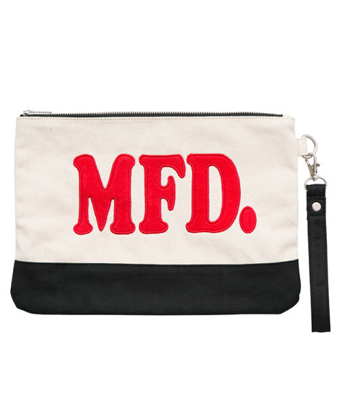 MILKFED.（ミルクフェド）の「BI COLOR CLUTCH BAG　（クラッチバッグ/MFD.ワッペン/バイカラー）（クラッチバッグ・レディース・ブラック/ネイビー/ピンク・ONESIZE）」の2枚目の写真