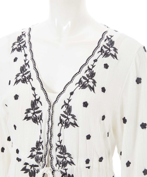 fifth（フィフス）の「フラワー刺繍ロングガウン（カーディガン/ボレロ・レディース・ホワイト/ブラック/サックスブルー・MEDIUM）」の10枚目の写真