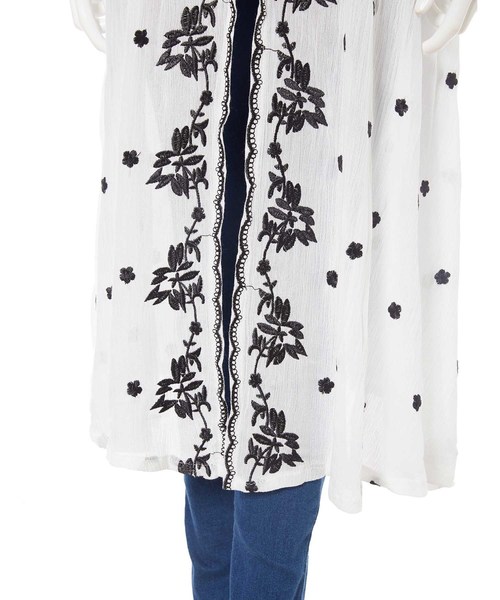 fifth（フィフス）の「フラワー刺繍ロングガウン（カーディガン/ボレロ・レディース・ホワイト/ブラック/サックスブルー・MEDIUM）」の7枚目の写真