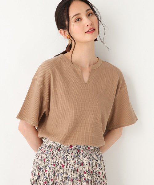 GLOBAL WORK（グローバルワーク）の「ワッフルキーネック半袖/834726（Tシャツ/カットソー・レディース・ブラック/オフホワイト/その他/キャメル・MEDIUM/LARGE）」の3枚目の写真