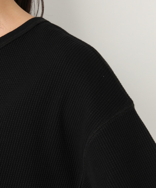 GLOBAL WORK（グローバルワーク）の「ワッフルキーネック半袖/834726（Tシャツ/カットソー・レディース・ブラック/オフホワイト/その他/キャメル・MEDIUM/LARGE）」の13枚目の写真