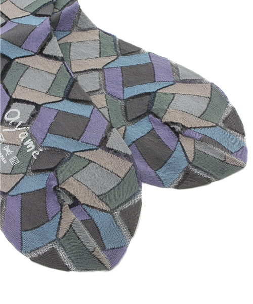 Ray BEAMS(レイビームス)の「ayame / カレイドスコープ ソックス(ソックス/靴下・レディース・グレー/レッド・ONE SIZE)」の4枚目の写真