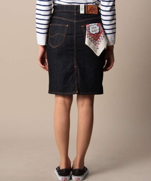 BEAUTY&YOUTH UNITED ARROWS（ビューティーアンドユースユナイテッドアローズ）の「BYBC LEE ペンシルデニムスカート/ネイビー（デニムスカート・レディース・ネイビー・X-SMALL/SMALL）」の3枚目の写真
