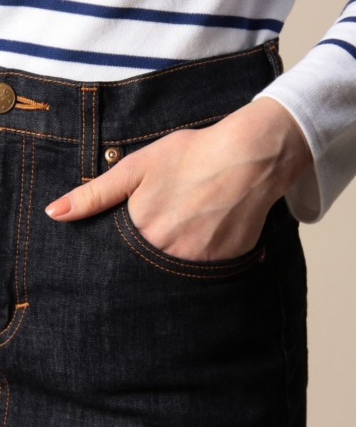 BEAUTY&YOUTH UNITED ARROWS（ビューティーアンドユースユナイテッドアローズ）の「BYBC LEE ペンシルデニムスカート/ネイビー（デニムスカート・レディース・ネイビー・X-SMALL/SMALL）」の12枚目の写真