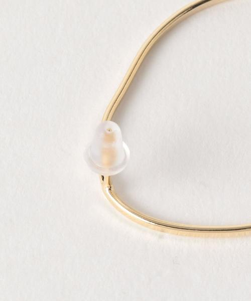 BEAUTY&YOUTH UNITED ARROWS(ビューティーアンドユースユナイテッドアローズ)の「BY メタルヘンケイオーバルピアス(ピアス(両耳用)・レディース・シルバー/ゴールド・FREE)」の5枚目の写真