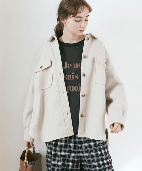 earth music&ecology(アースミュージックアンドエコロジー)の「CPOシャツアウター*(その他アウター・レディース・ベージュ/レッド系その他/ホワイト系その他2・FREE)」の2枚目の写真