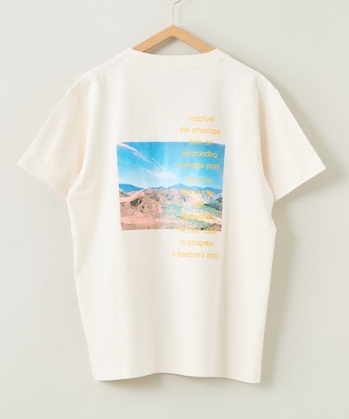 cepo(セポ)の「ロゴプリントバックフォトTEE(Tシャツ/カットソー・レディース・ベージュ/オフホワイト/ライトグレー/ホワイト・M)」の1枚目の写真