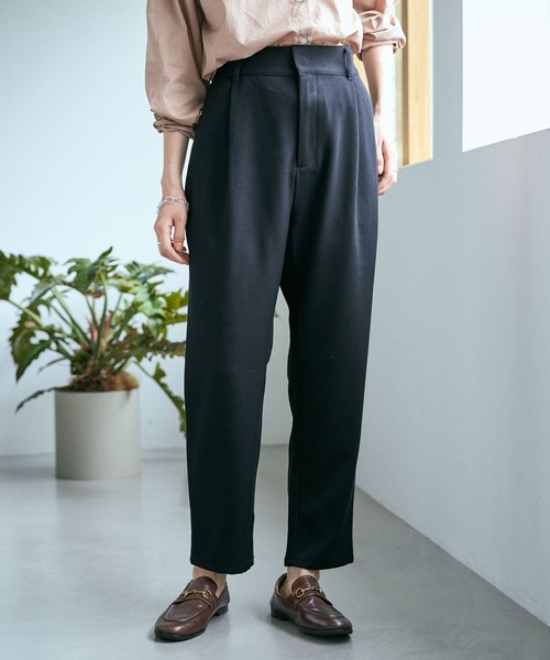 earth music&ecology(アースミュージックアンドエコロジー)の「ストレッチテーパードパンツ *(その他パンツ・レディース・ブラック/ベージュ/ブルー/ミント/ラベンダー/その他1・SMALL/MEDIUM/LARGE)」の2枚目の写真