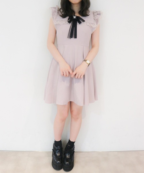 ROJITA（ロジータ）の「ラッフルスリーブブローチ付きOP（ワンピース・レディース・ブラック/グレー/ピンク・FREE）」の6枚目の写真