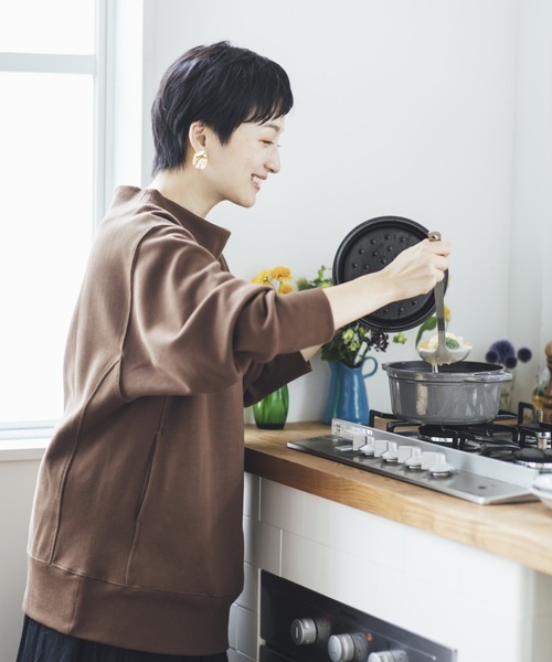 studio CLIP（スタディオクリップ）の「《高山都さんコラボ》デイリーWフェイスプルオーバー（スウェット・レディース・ブラウン/オフホワイト/スモーク/プラム・MEDIUM/LARGE）」の2枚目の写真