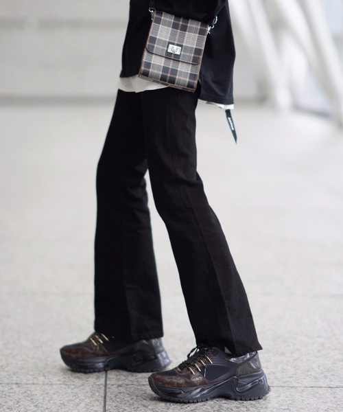 ADRER(アドラー)の「washable flare denim pants / ウォッシャブルフレアデニムパンツ(デニムパンツ・メンズ・ブラック/ネイビー・SMALL/MEDIUM/LARGE/X-SMALL)」の21枚目の写真