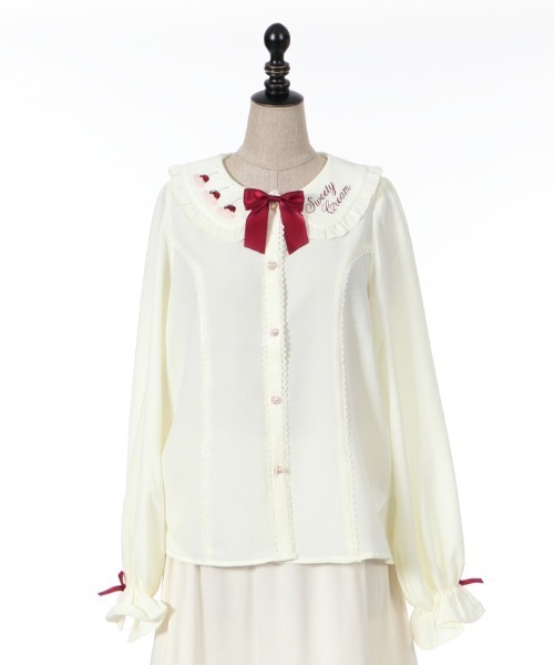 ★美品★ axes femme お菓子刺繍ブラウス ★ axes femme（アクシーズファム）の「お菓子刺繍ブラウス（シャツ