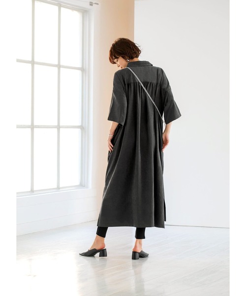 STYLE DELI(スタイルデリ)の「【LUXE】背面ギャザーBIGシャツロングワンピース(シャツワンピース・レディース・サンドベージュ/セージグリーン/スミクロ・01/02)」の11枚目の写真