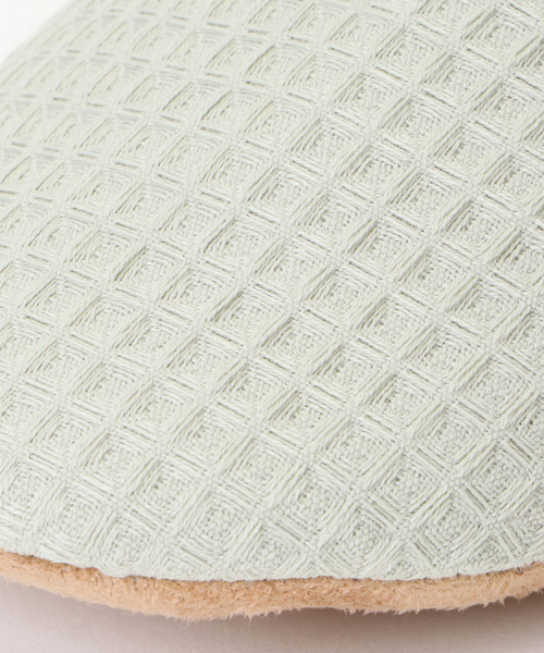 LBC（エルビーシー）の「【洗濯機で丸洗い】YORI ソフトワッフルスリッパ L（ルームシューズ/スリッパ・レディース・イエロー/グリーン/チャコールグレー/オフホワイト・L）」の11枚目の写真