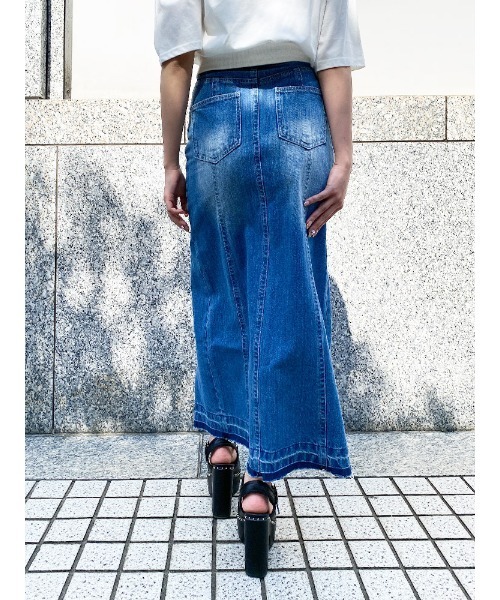 ENVYM（アンビー）の「イレヘムデニムロングＳＫ（デニムスカート・レディース・ブルー・S/M）」の5枚目の写真