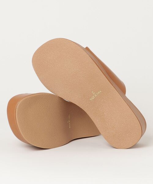 minia（ミニア）の「minia / 厚底スライダーサンダル（サンダル・レディース・ブラック/キャメル/ホワイト・L/S/M/LL）」の4枚目の写真