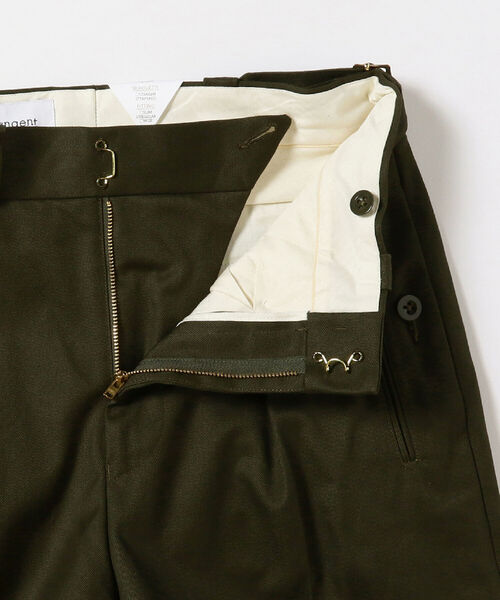 BEAMS F（ビームスエフ）の「Tangent / オーバーパンツ（チノパンツ・メンズ・オリーブ・44/46/48）」の8枚目の写真