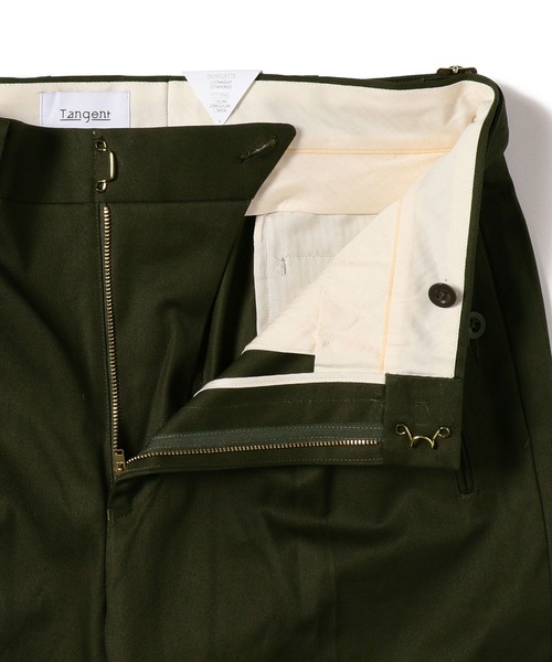 BEAMS F（ビームスエフ）の「Tangent / オーバーパンツ（チノパンツ・メンズ・オリーブ・44/46/48）」の2枚目の写真