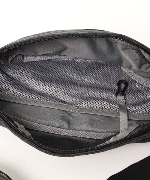 THE NORTH FACE（ザノースフェイス）の「【THE NORTH FACE/ノースフェイス】GRANULE 　ボディバッグ（ボディバッグ/ウエストポーチ・メンズ・ブラック/ベージュ/グレー・FREE）」の9枚目の写真