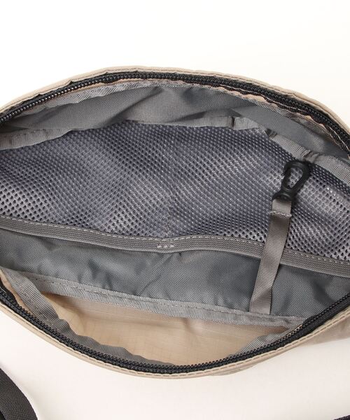 THE NORTH FACE（ザノースフェイス）の「【THE NORTH FACE/ノースフェイス】GRANULE 　ボディバッグ（ボディバッグ/ウエストポーチ・メンズ・ブラック/ベージュ/グレー・FREE）」の8枚目の写真