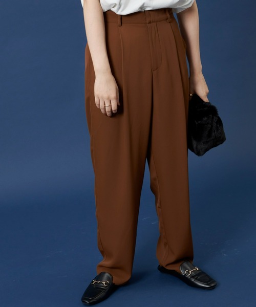 Auntie Rosa Holiday（アンティローザホリデー）の「タックテーパードパンツ（その他パンツ・レディース・アイボリー/ブラウン/ブラック/パープル/グリーン・SMALL/MEDIUM）」の6枚目の写真