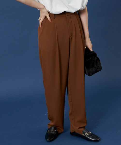 Auntie Rosa Holiday（アンティローザホリデー）の「タックテーパードパンツ（その他パンツ・レディース・アイボリー/ブラウン/ブラック/パープル/グリーン・SMALL/MEDIUM）」の8枚目の写真