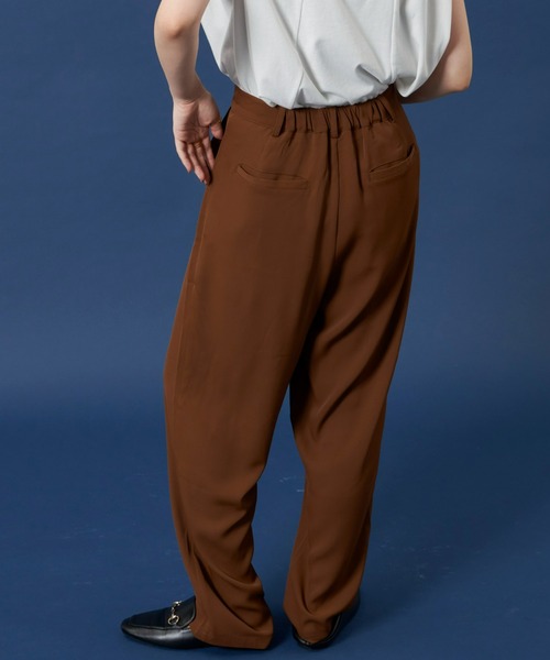 Auntie Rosa Holiday（アンティローザホリデー）の「タックテーパードパンツ（その他パンツ・レディース・アイボリー/ブラウン/ブラック/パープル/グリーン・SMALL/MEDIUM）」の11枚目の写真