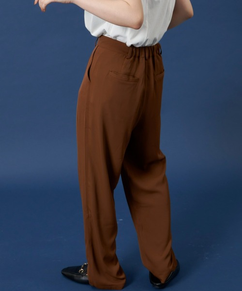 Auntie Rosa Holiday（アンティローザホリデー）の「タックテーパードパンツ（その他パンツ・レディース・アイボリー/ブラウン/ブラック/パープル/グリーン・SMALL/MEDIUM）」の12枚目の写真