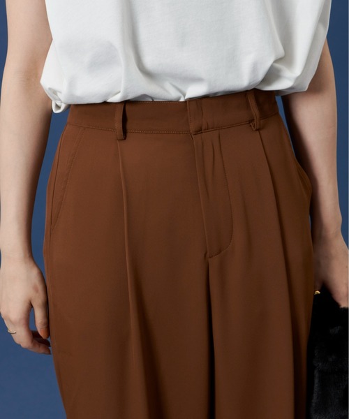 Auntie Rosa Holiday（アンティローザホリデー）の「タックテーパードパンツ（その他パンツ・レディース・アイボリー/ブラウン/ブラック/パープル/グリーン・SMALL/MEDIUM）」の13枚目の写真