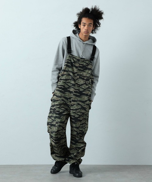 Alpha Industries（アルファインダストリーズ）の「【ユニセックス対応】M-51 ミリタリーワイドオーバーオール（サロペット/オーバーオール・メンズ・ブラック/オリーブ/タイガーカモ/ウッドランド・SMALL/MEDIUM/LARGE/X-LARGE）」の3枚目の写真