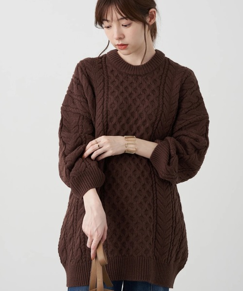 earth music&ecology(アースミュージックアンドエコロジー)の「【WEB限定】ケーブルビッグニットプルオーバー *(ニット/セーター・レディース・ブラウン/レッド/グリーン/アイボリー/グレイッシュベージュ・FREE)」の2枚目の写真