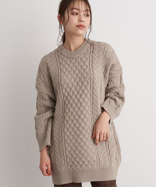 earth music&ecology(アースミュージックアンドエコロジー)の「【WEB限定】ケーブルビッグニットプルオーバー *(ニット/セーター・レディース・ブラウン/レッド/グリーン/アイボリー/グレイッシュベージュ・FREE)」の3枚目の写真