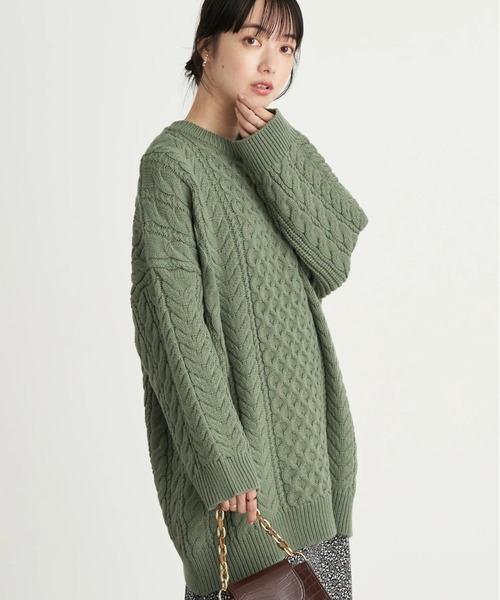 earth music&ecology(アースミュージックアンドエコロジー)の「【WEB限定】ケーブルビッグニットプルオーバー *(ニット/セーター・レディース・ブラウン/レッド/グリーン/アイボリー/グレイッシュベージュ・FREE)」の4枚目の写真