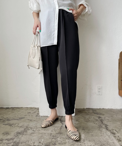 CAPRICIEUX LE'MAGE(カプリシューレマージュ)の「ピンタックジョガーパンツ(その他パンツ・レディース・ブラック/グリーン/ホワイト系その他・38/36)」の1枚目の写真