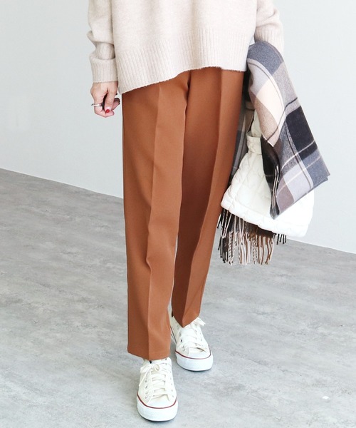 reca(レカ)の「ハイウエストタックテーパードパンツ(その他パンツ・レディース・ブラック/ブラウン/テラコッタ/グリーン/ライトベージュ・M)」の4枚目の写真