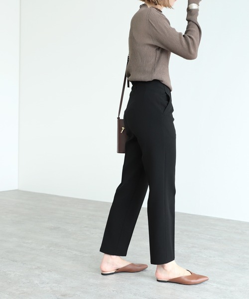 reca(レカ)の「ハイウエストタックテーパードパンツ(その他パンツ・レディース・ブラック/ブラウン/テラコッタ/グリーン/ライトベージュ・M)」の6枚目の写真